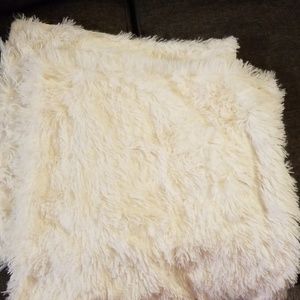 White Faux Fur Fleece Pilliow Covers